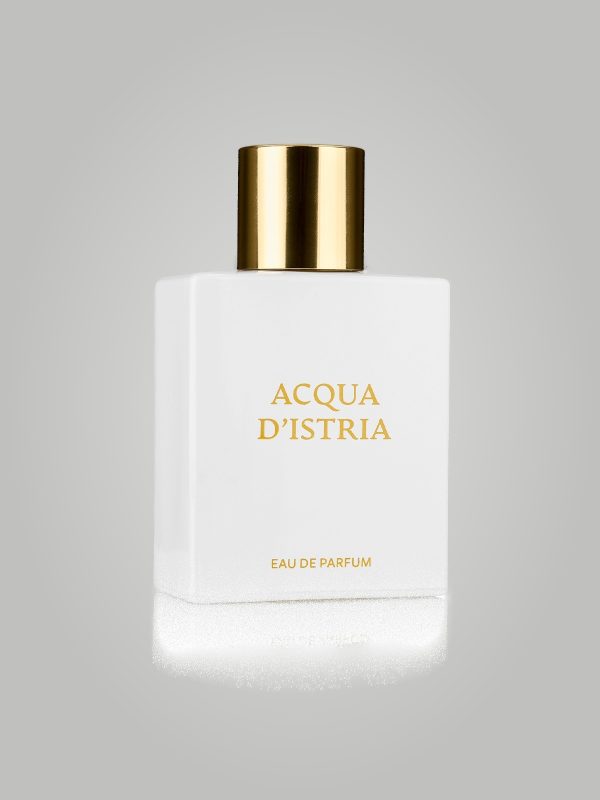 ACQUA-D'ISTRIA-WOMAN